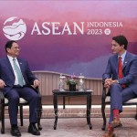 Thủ tướng Phạm Minh Chính gặp Thủ tướng Canada Justin Trudeau bên lề Hội nghị Cấp cao ASEAN
